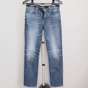 Lucky Brand 121 Heritage Slim.
